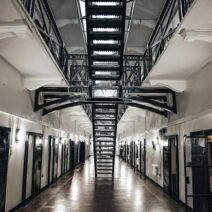 Αγρίνιο: Εξω με ποινή φυλάκισης για διακεκριμένη κλοπή, ληστεία, όπλα