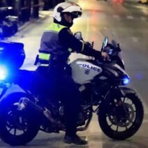 Πάτρα: Οδηγός αυτοκινήτου ενεπλάκη σε τροχαία και εγκατέλειψε 2 Πάτρα: Οδηγός αυτοκινήτου ενεπλάκη σε τροχαία και εγκατέλειψε