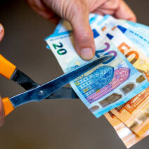 Διαφήμιση της Εφορίας με προσφορά 50% χρόνου