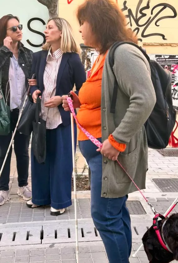 Πάτρα: «Πόλη γεμάτη εμπόδια» για τα άτομα με προβλήματα όρασης ΦΩΤΟ 5 Πάτρα: «Πόλη γεμάτη εμπόδια» για τα άτομα με προβλήματα όρασης ΦΩΤΟ