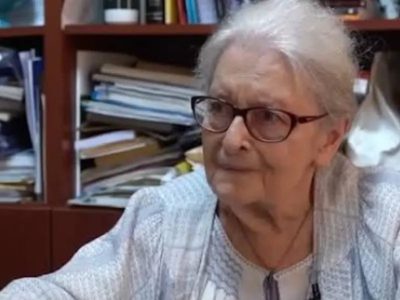 Φωτογραφία της Ιωάννας Κουτσοράδη, φιλόσοφος