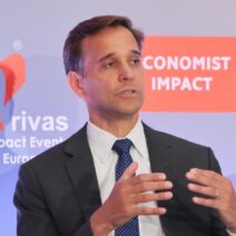 Αλλαγή σκυτάλης στην πρεσβεία των ΗΠΑ: Ο Τζος Χακ στη θέση της Κίμπερλι Γκιλφόιλ