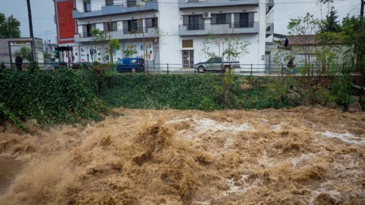 Κακοκαιρία στην Εύβοια: Εκκενώνονται τα Ψαχνά - ΒΙΝΤΕΟ