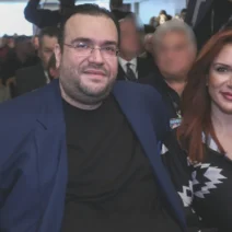 Φωτογραφία του Φίλππου Καμπούρη σε συνέντευξη για την απόφαση του …