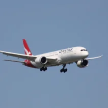 Πτήση Qantas με κορυφαίους αξιωματούχους προς τη Ρώμη