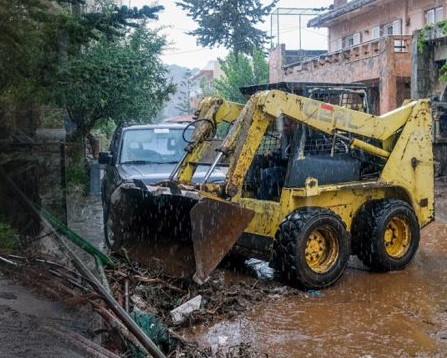 Κρήτη: Στη δίνη του κυκλώνα με απεγκλωβισμούς