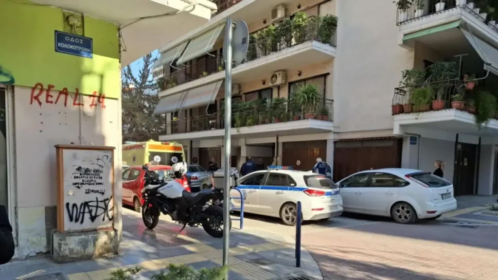 Καβάλα: Έπεσε από πολυκατοικία και καρφώθηκε στα κάγκελα