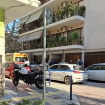Καβάλα: Έπεσε από πολυκατοικία και καρφώθηκε στα κάγκελα 1 Καβάλα: Έπεσε από πολυκατοικία και καρφώθηκε στα κάγκελα