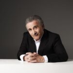 Λάκης Λαζόπουλος: Η επιστροφή στην τηλεόραση, η πολιτική και η αναφορά στον Μαζωνάκη