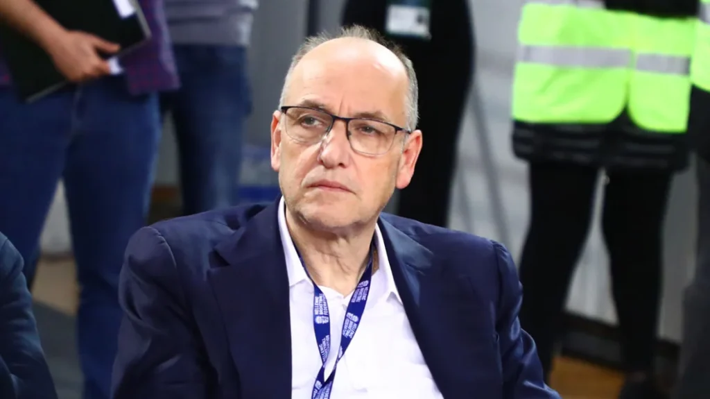 Πάτρα - Σκάνδαλο στο μπάσκετ: Στο «φως» μηνύματα για στημένα - Πληρωμές από τον Λιόλιο και τα πολυτελή ξενοδοχεία