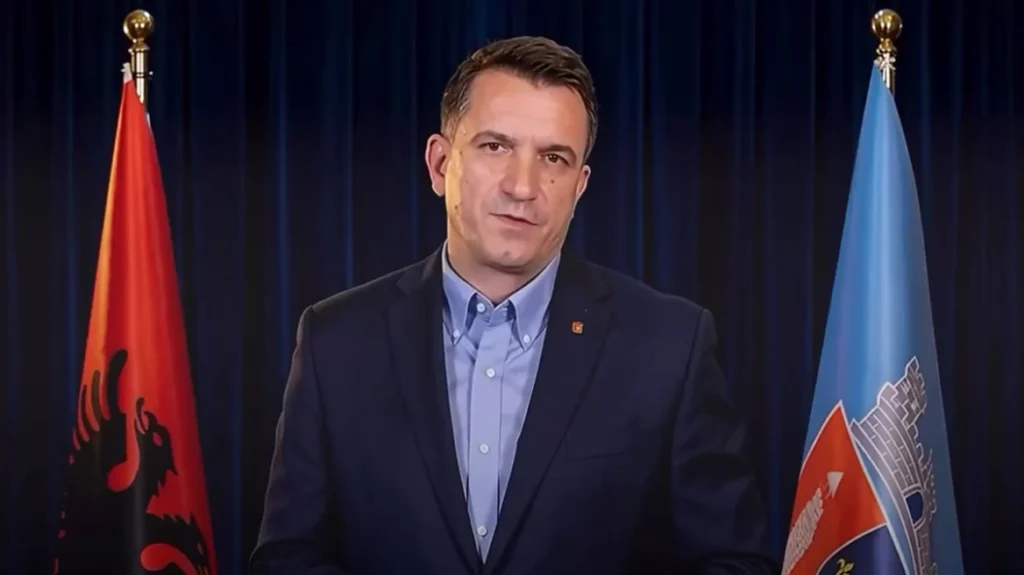 Ο φυλακισμένος δήμαρχος Τιράνων εμφανίστηκε με AI βίντεο
