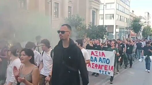 Συγκέντρωση μαθητών και φοιτητών στην πλατεία Γεωργίου στην Πάτρα