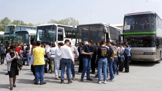 Αχαΐα: Μεταφορά μαθητών από απομακρυσμένα μέρη με ταξί και λεωφορεία 14 Αχαΐα: Μεταφορά μαθητών από απομακρυσμένα μέρη με ταξί και λεωφορεία