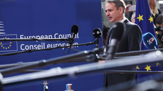 Μητσοτάκης: Τα νέα μέτρα στήριξης για την ενεργειακή κρίση μετά τη συμφωνία Τραμπ με Πούτιν 12 Ο Κυβερνήτης Μητσοτάκης παρουσιάζει νέα μέτρα ενέργειας