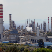 Νέα έκρηξη στη Motor Oil στην Κόρινθο - Αναφορές για τραυματίες