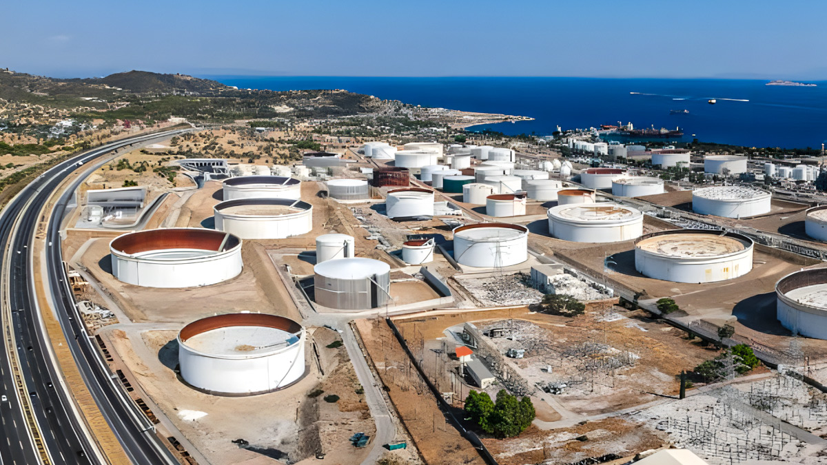 Άγιοι Θεόδωροι: Έκρηξη στη Motor Oil με τραυματίες 7 Άγιοι Θεόδωροι: Έκρηξη στη Motor Oil με τραυματίες