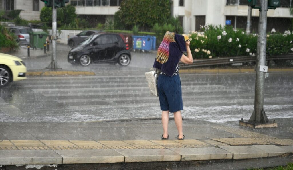 Χάρτης καιρού του Καίρου με καταιγίδες και πτώση θερμοκρασίας