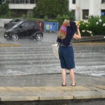 Χάρτης καιρού του Καίρου με καταιγίδες και πτώση θερμοκρασίας