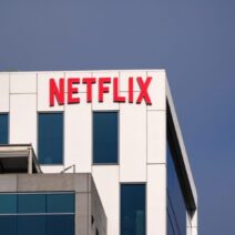 Netflix: Απολύει περίπου 1.000 εργαζόμενους - Πώς θα κρατήσει τους τηλεθεατές