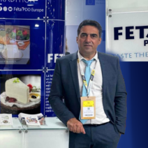 Καλάβρυτα: Στα ράφια των Γαλλικών Supermarkets η φέτα του Συνεταιρισμού 1 Φέτα του Συνεταιρισμού στα ράφια ενός γαλλικού σούπερ μάρκετ