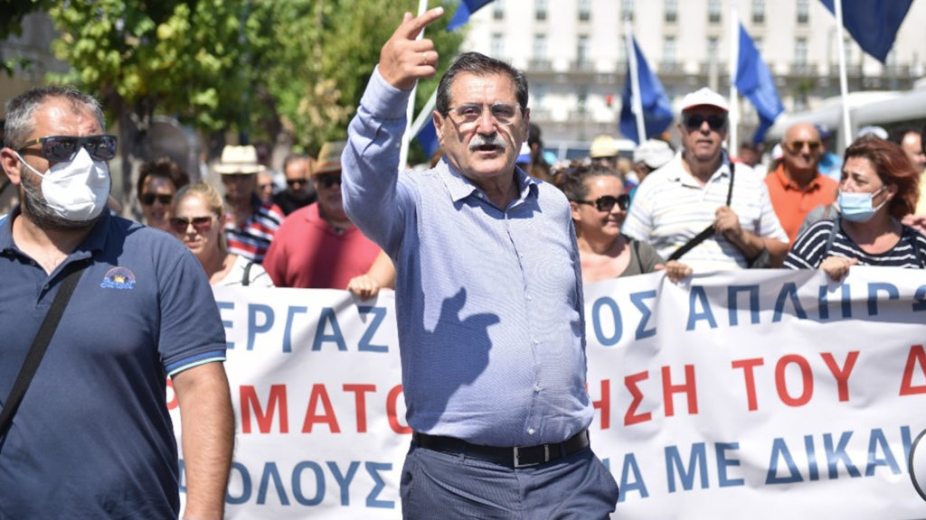 Πανόραμα της Πάτρας με το Σύνταγμα, τρένο και παλιό λιμάνι
