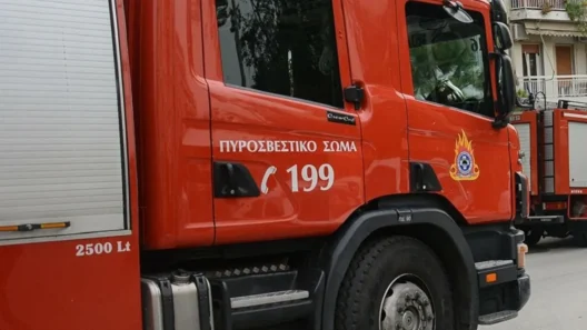 Ίλιον: Άνδρας απειλούσε να αυτοκτονήσει από το μπαλκόνι