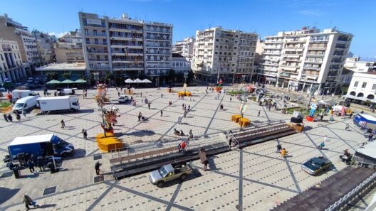 Πάτρα: Το Εμπορικό Κέντρο και τα έργα στις γιορτές – Το Χριστουγεννιάτικο χωριό - Στο Patrapress
