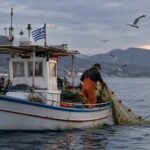 Νέα μέτρα για ψαράδες: Επιδότηση πετρελαίου και 15 εκ. ευρώ για ζημιές
