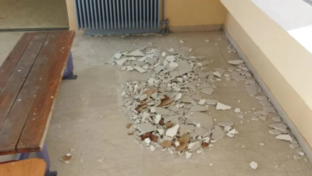 Πάτρα: Έπεσαν σοβάδες σε σχολείο - Η απάντηση του Δήμου