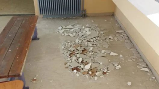 Πάτρα: Έπεσαν σοβάδες σε σχολείο - Η απάντηση του Δήμου 14 Πάτρα: Έπεσαν σοβάδες σε σχολείο - Η απάντηση του Δήμου