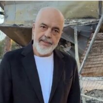 Έντι Ράμα: Καταγγέλλει «ξένα χέρια» πίσω από το χάος στην Αλβανία ΒΙΝΤΕΟ