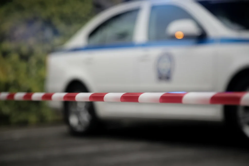 Πάτρα: Επεισόδιο ανδρόγυνου με κινητό τηλέφωνο και πρόκληση φθορών