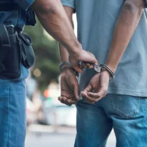 Πάτρα: Συνελήφθη άνδρας για διακίνηση ναρκωτικών με εύρημα χρήματα 1 Σύλληψη άνδρα για διακίνηση ναρκωτικών σε Πάτρα, με κατάσχεση χρημ…