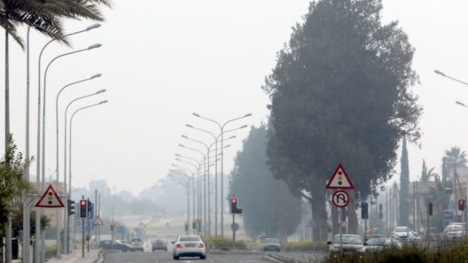 Αχαΐα: Ζεστός καιρός με νεφώσεις και σκόνη στην ατμόσφαιρα 12 Καυτή καλοκαιρινή μέρα στην Αχαΐα με νεφώδεις συνθήκες και σκόνη σ…