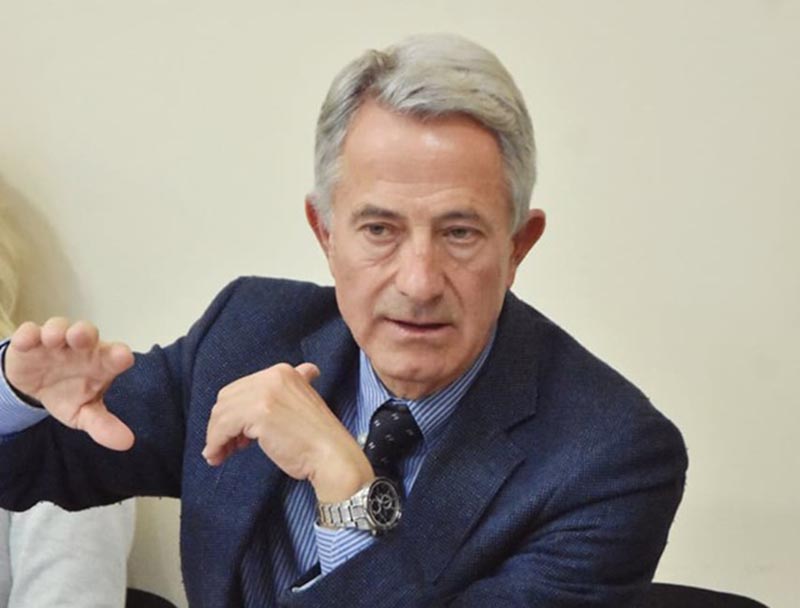 Αιγιάλεια: Ο δήμαρχος καταγγέλλει πως επί έναν μήνα επιχειρεί συνάντηση με τον υπουργό Υγείας χωρίς ανταπόκριση 7 Αιγιάλεια: Ο δήμαρχος καταγγέλλει πως επί έναν μήνα επιχειρεί συνάντηση με τον υπουργό Υγείας χωρίς ανταπόκριση
