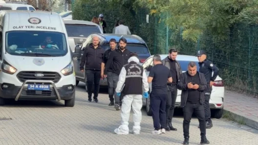 Κωνσταντινούπολη: Μαχαιρώθηκε από 15χρονη μέσα σε σχολείο 12 Κωνσταντινούπολη: Μαχαιρώθηκε από 15χρονη μέσα σε σχολείο