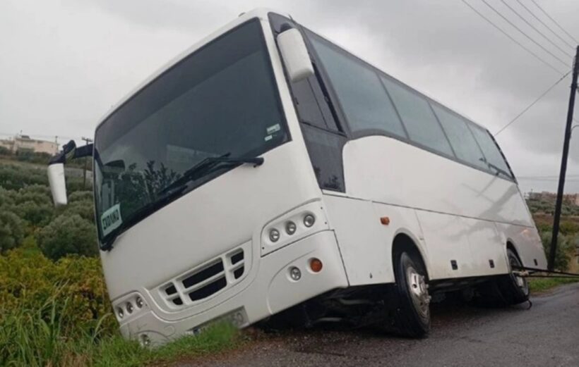 Ηράκλειο: Τρόμος για μαθητές δημοτικού σε σχολικό λεωφορείο - Υποχώρησε ο δρόμος ΦΩΤΟ