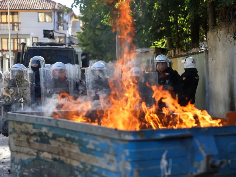 Αλβανία: Καζάνι που βράζει με τους φοιτητές να επιμένουν στην παραίτηση Ράμα ΒΙΝΤΕΟ