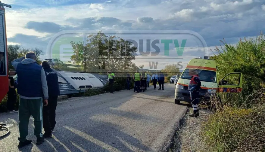 Εκτροπή λεωφορείου του Πολεμικού Ναυτικού σε παράδρομο της Ιόνιας Οδού ΦΩΤΟ 6 Εκτροπή λεωφορείου του Πολεμικού Ναυτικού σε παράδρομο της Ιόνιας Οδού ΦΩΤΟ