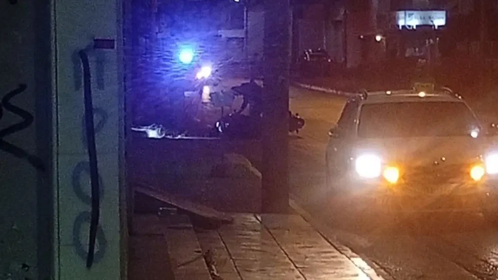 Θηβών: Τραγωδία με δύο νέους νεκρούς με μοτοσικλέτα ΒΙΝΤΕΟ-ΦΩΤΟ 5 Θηβών: Τραγωδία με δύο νέους νεκρούς με μοτοσικλέτα ΒΙΝΤΕΟ-ΦΩΤΟ