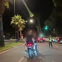 Πάτρα: Σε σήμα αστυνομικών ανέπτυξε ταχύτητα επικίνδυνα και παραβίασε «κόκκινα» 1 Πάτρα: Σε σήμα αστυνομικών ανέπτυξε ταχύτητα επικίνδυνα και παραβίασε «κόκκινα»