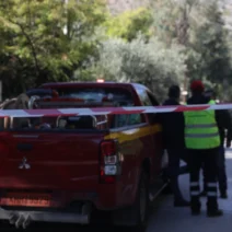 Χαϊδάρι: Εντοπίστηκε ύποπτο αντικείμενο που μοιάζει με χειροβομβίδα 2 Χαϊδάρι: Εντοπίστηκε ύποπτο αντικείμενο που μοιάζει με χειροβομβίδα