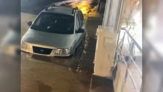 Βροχή στο δρόμο Πάτρας προς Αθήνα, η κίνηση είναι περιορισμένη