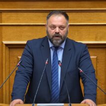 «Η νέα γενιά πληρώνει την ακρίβεια, τη στεγαστική κρίση και την κυβερνητική αναξιοπιστία» 1 «Η νέα γενιά πληρώνει την ακρίβεια, τη στεγαστική κρίση και την κυβερνητική αναξιοπιστία»