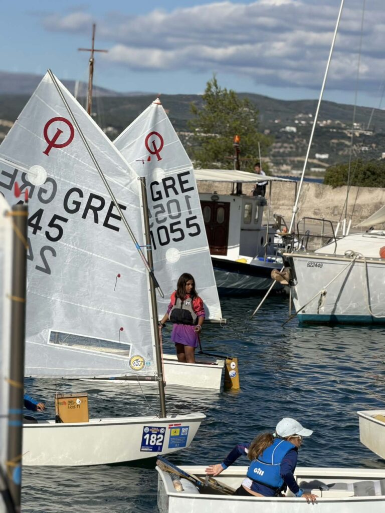 Ο στόλος Κουλουμπή-Καλογερόπουλου του Ιστιοπλοϊκού Πατρών στο Ναυαρίνο ΦΩΤΟ