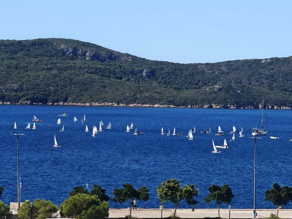 Ο στόλος Κουλουμπή-Καλογερόπουλου του Ιστιοπλοϊκού Πατρών στο Ναυαρίνο ΦΩΤΟ