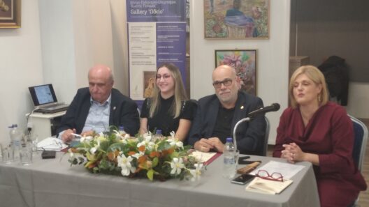 Πάτρα: Παρουσιάστηκε η ποιητική συλλογή «Δεμένα Πλοία» της Ελένης Βάκρου ΦΩΤΟ 12 Πάτρα: Παρουσιάστηκε η ποιητική συλλογή «Δεμένα Πλοία» της Ελένης Βάκρου ΦΩΤΟ